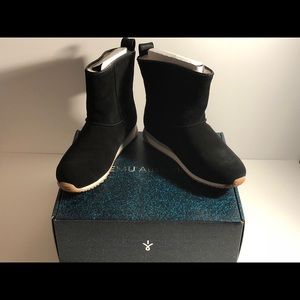EMU “Hudson Lo” Sheepskin Waterproof Ankle Boots